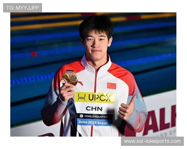 潘展乐接力最后一棒逆袭，分段47秒93燃爆赛场